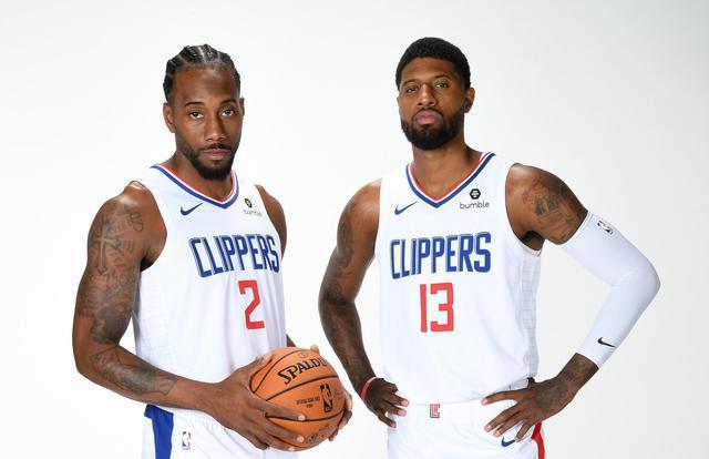 灾难级表现！科纳特面对哈兰德和多库的1v1，两次被对方进球（崩盘级发挥！科纳特在与哈兰德和多库的1v1中两度被破门）