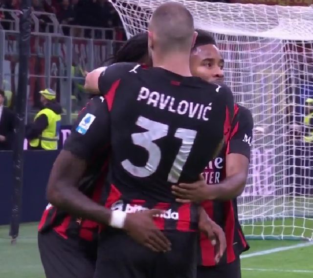 会上场吗？阿方索-戴维斯时隔262天进入拜仁的比赛大名单（阿方索-戴维斯阔别262天重回拜仁大名单：能否登场成看点）