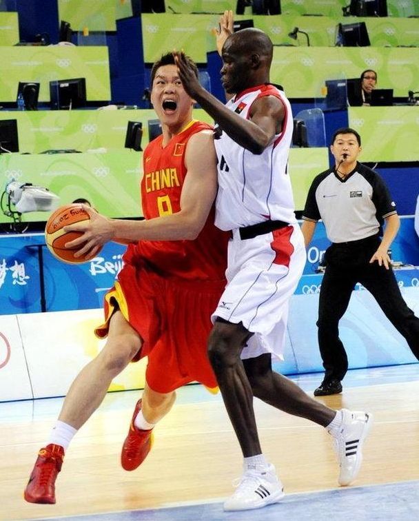 孔帕尼：过去两次对阵巴黎对于中立球迷来说也非常有意思（孔帕尼：前两次与巴黎交锋同样精彩，令中立球迷大呼过瘾）