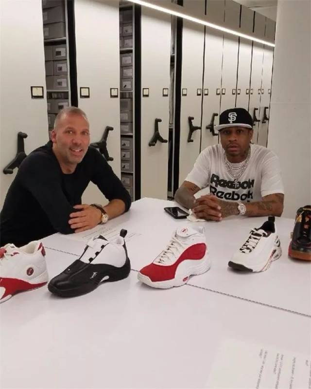 皇马客场4-3奥林匹亚科斯，姆巴佩大四喜，维尼修斯两助攻（姆巴佩独造四球、维尼修斯送出两助，皇马客场4-3险胜奥林匹亚科斯）