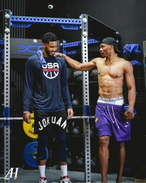 索扎将吹罚生涯第三场米兰德比，曾执法23-24赛季国米5-1米兰（索扎将迎生涯第3次主哨米兰德比 曾主裁23／24赛季国米5-1米兰）