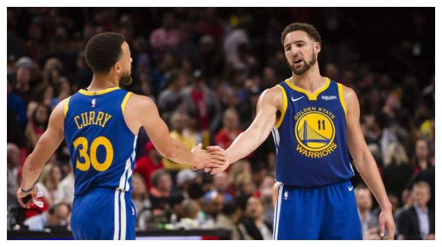 非洲杯战报：姆伯莫献助攻，埃永闪击制胜，喀麦隆1-0加蓬（非洲杯快讯：姆伯莫送妙传，埃永闪击建功，喀麦隆1-0小胜加蓬）