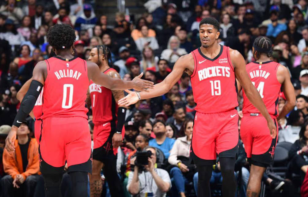 詹姆斯关键时刻上篮得分（詹姆斯关键球上篮命中）