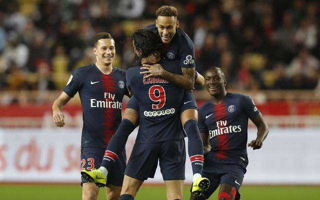 阿尔瓦拉多工资曝光：仅450万美元引发关注（阿尔瓦拉多年薪揭晓：仅450万美元引发热议）